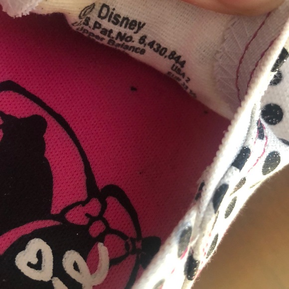 Minnie Mouse Slip-ons - Picture 8 of 9